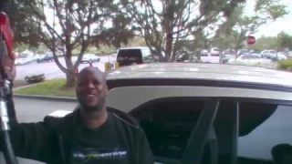 Couple piégé par Jay Luno dans une station essence