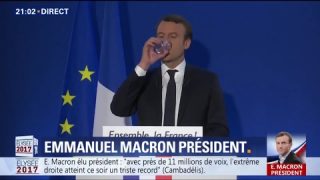 Le Président de la République Emmanuel Macron a grand moment de solitude